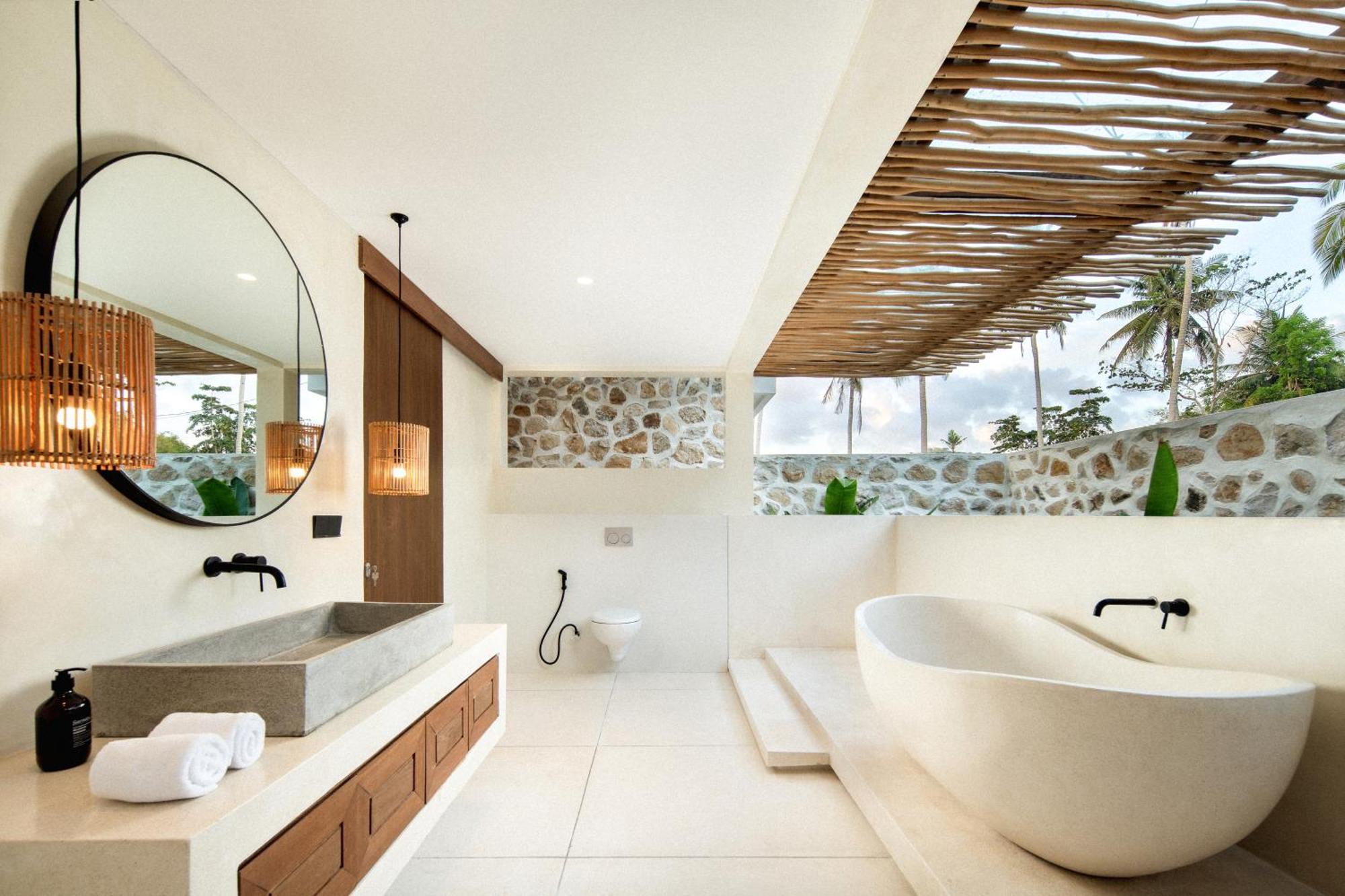 Tias Hotel 4*